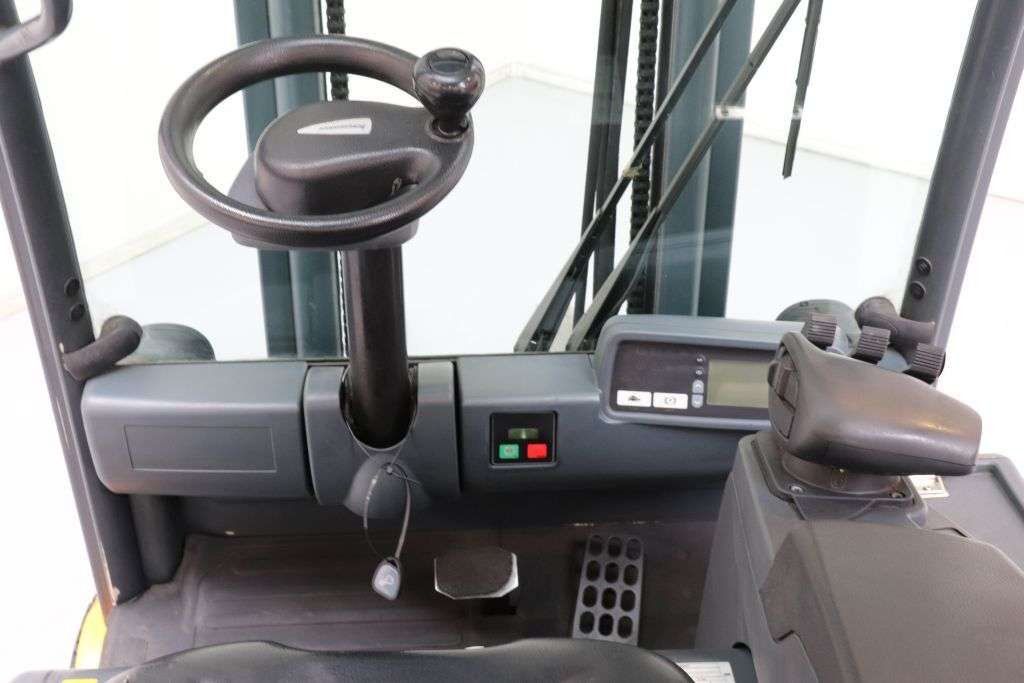 JUNGHEINRICH EFG320 vorkheftruck-photo