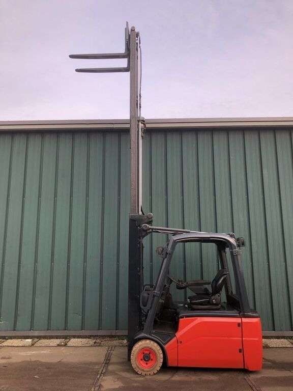LINDE E18 vorkheftruck-photo