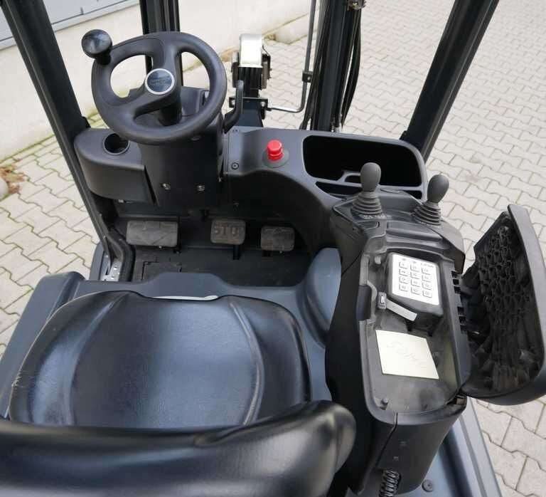 LINDE E20PH-02 (386) EVO vorkheftruck-photo